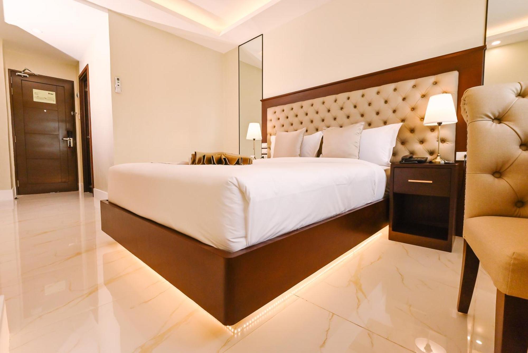 Monaco Hotel Taytay  Экстерьер фото
